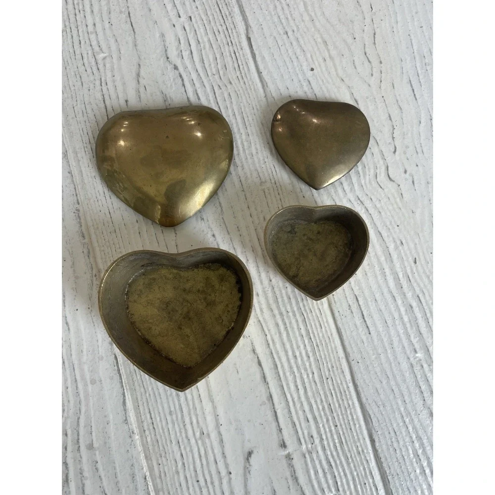 Vtg Pair Nesting Brass Heart Lidded Trinket Boxes Antique Gold‎ Tone